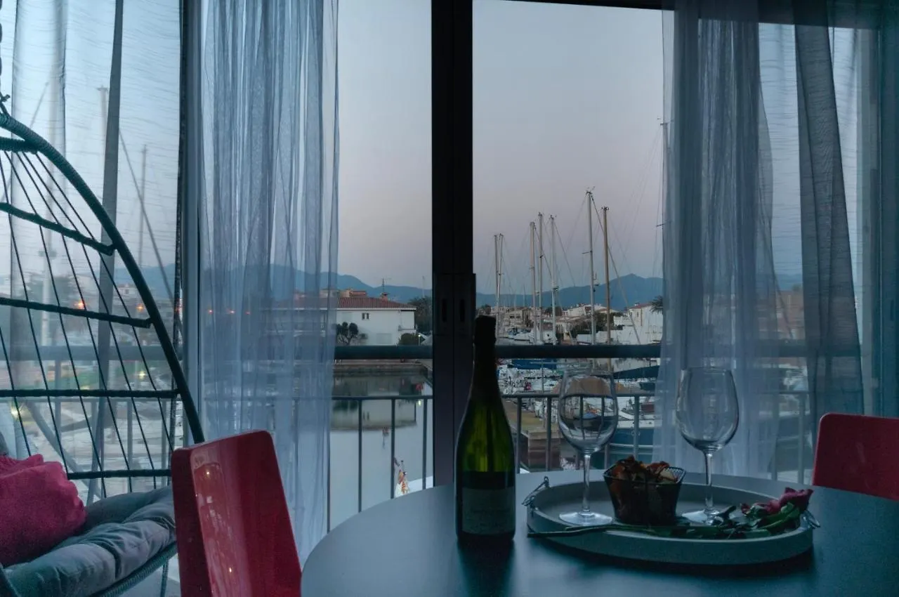 Estudio En 1ª Linea Con Vistas Al Puerto Deportivo By Insidehome Empuriabrava 0*,  Espanha